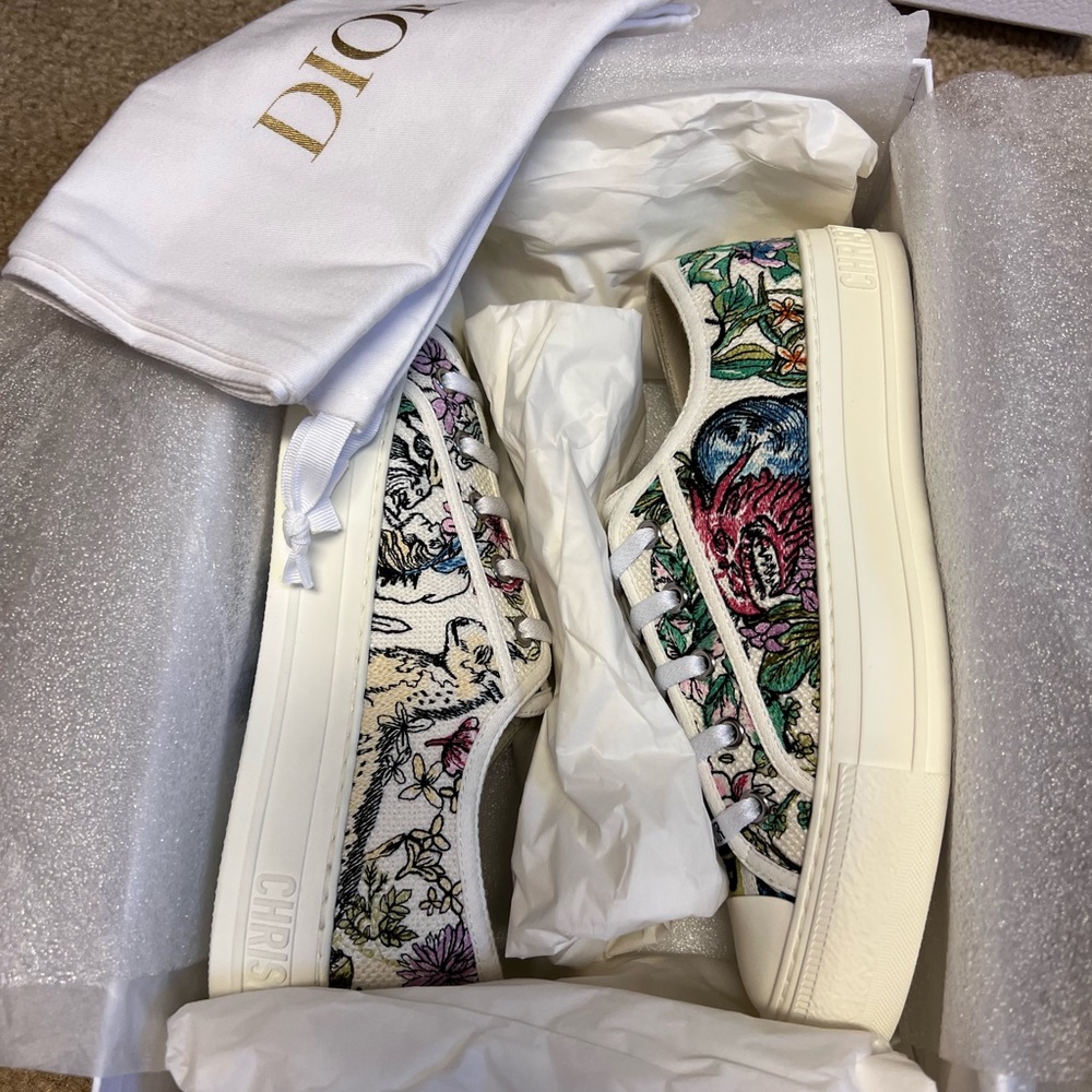 brand new in box Walk N Dior sneakers